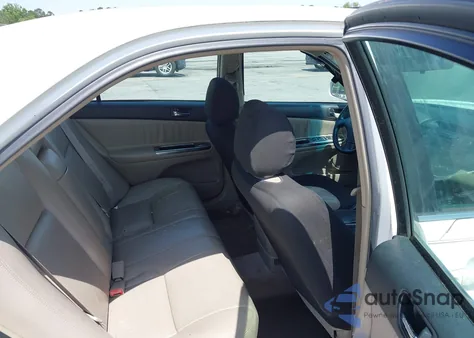 2002 Toyota Camry Se V6 z USA, uszkodzony, nr VIN 4T1BF32K02U005231